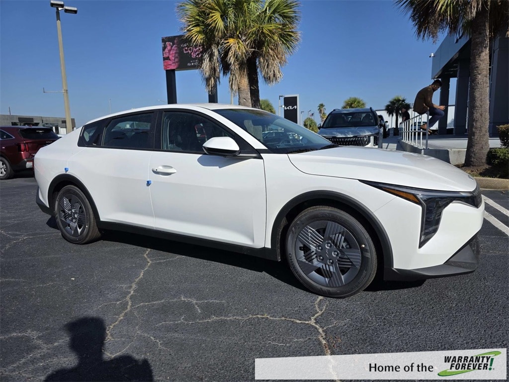 2025 Kia K4 LX's photo