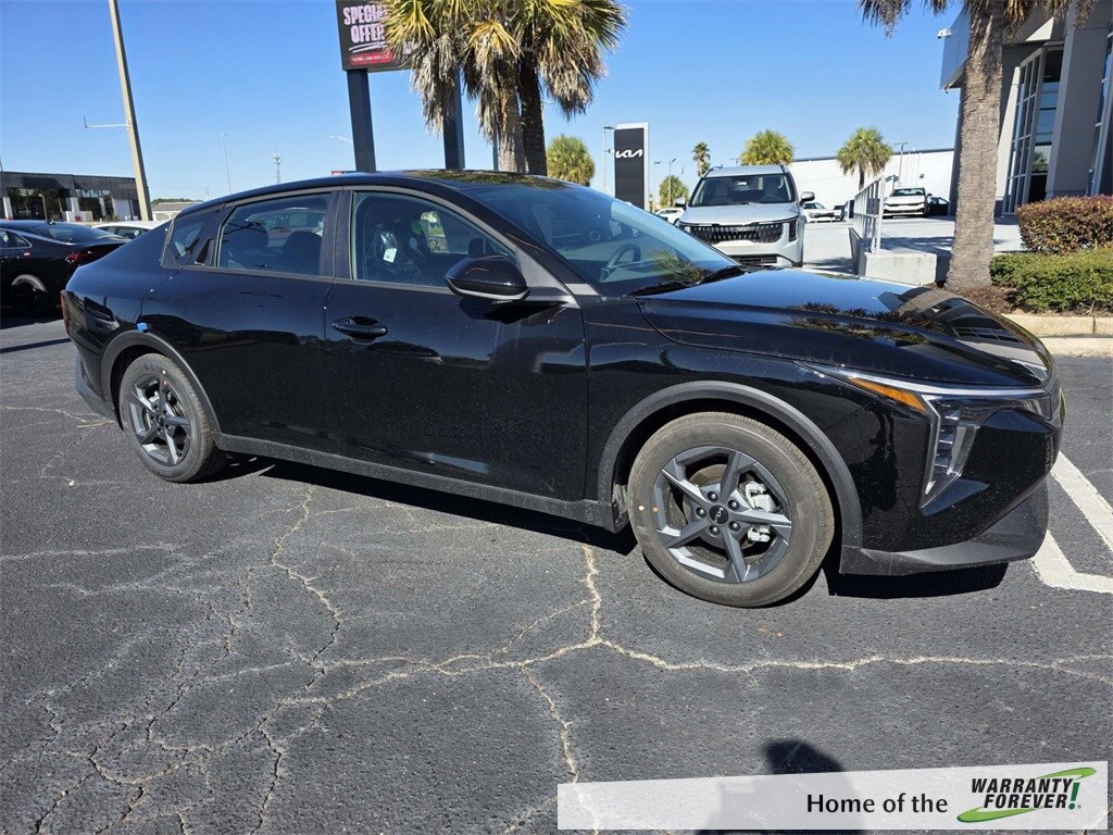 New 2025 Kia K4 LXS Sedan