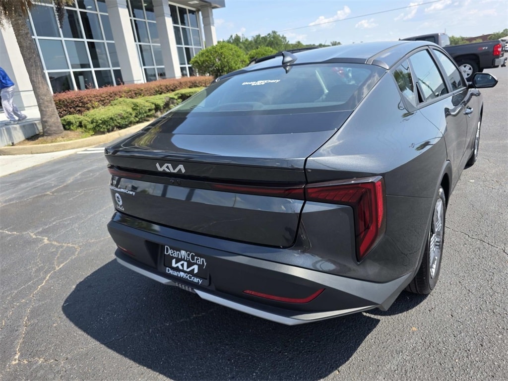 New 2025 Kia K4 LX Sedan