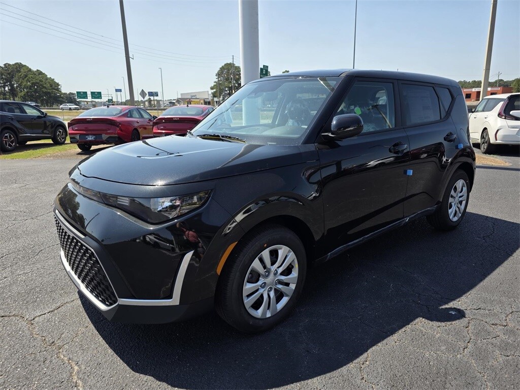 New 2025 Kia Soul LX Hatchback