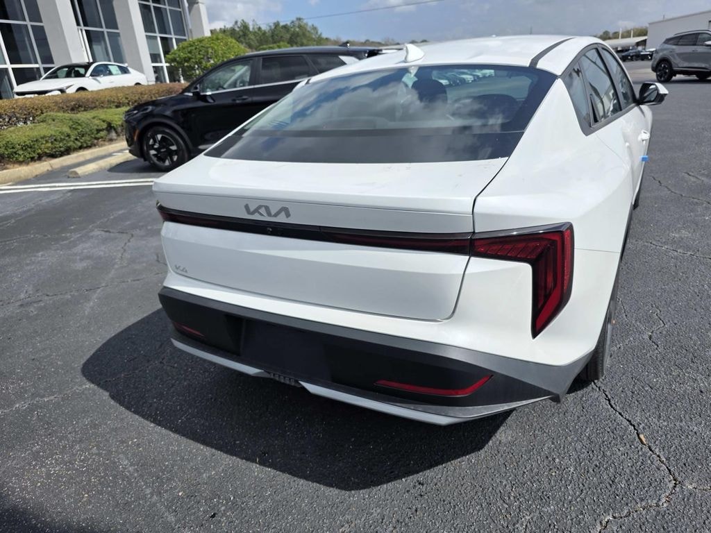 New 2026 Kia K4 LXS Sedan