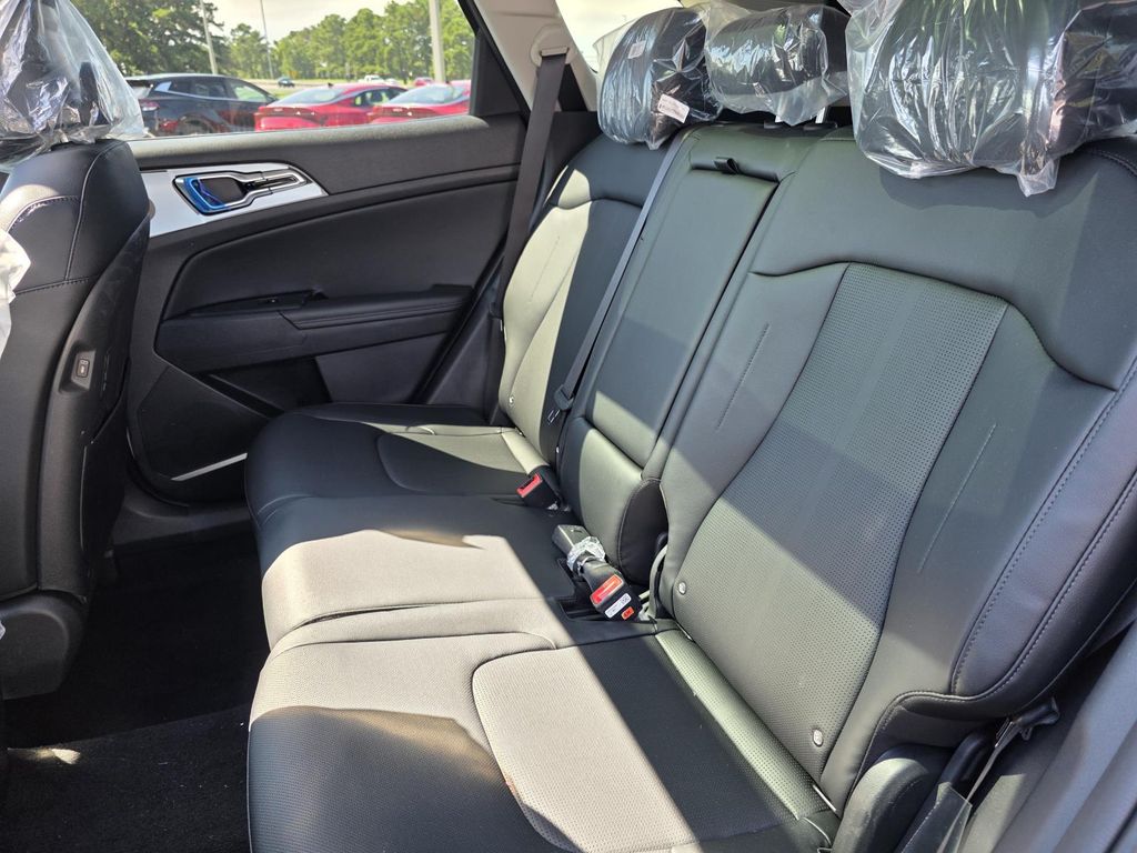 2026 Kia Sportage EX - Photo 6