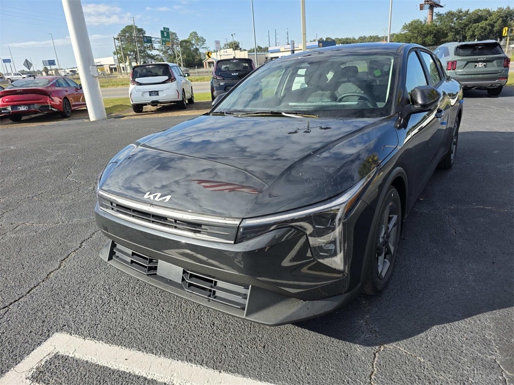 New 2025 Kia K4 LXS Sedan