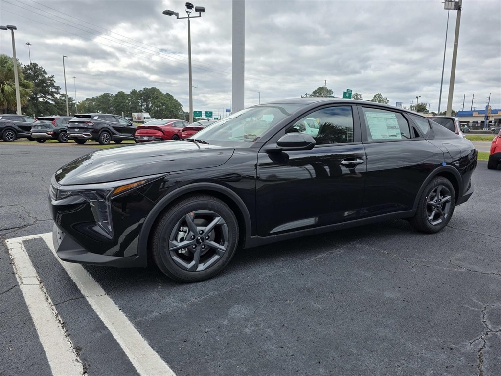 New 2025 Kia K4 LXS Sedan