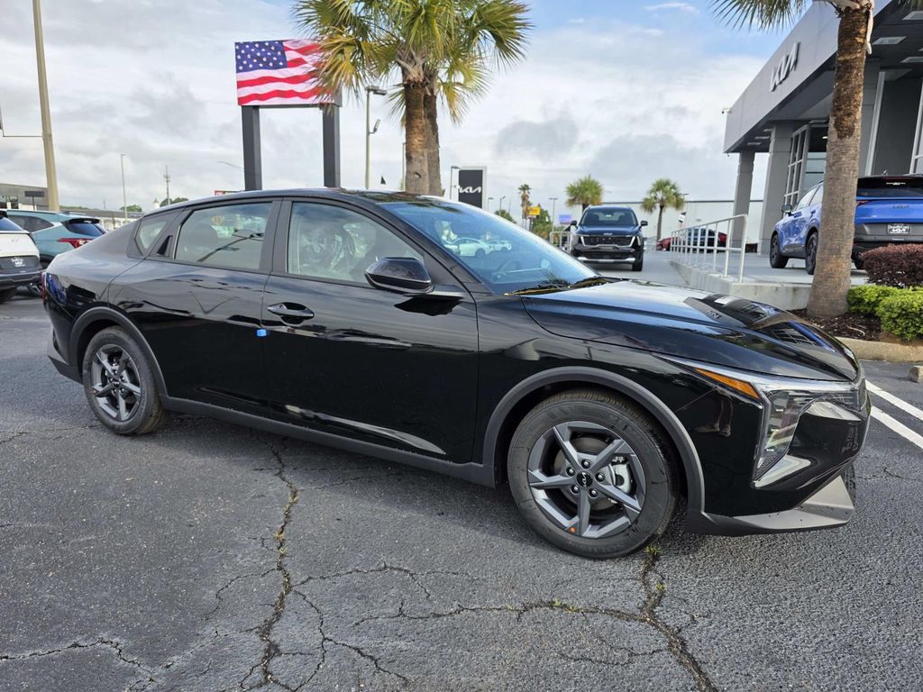 2026 Kia K4 LXS AT's photo