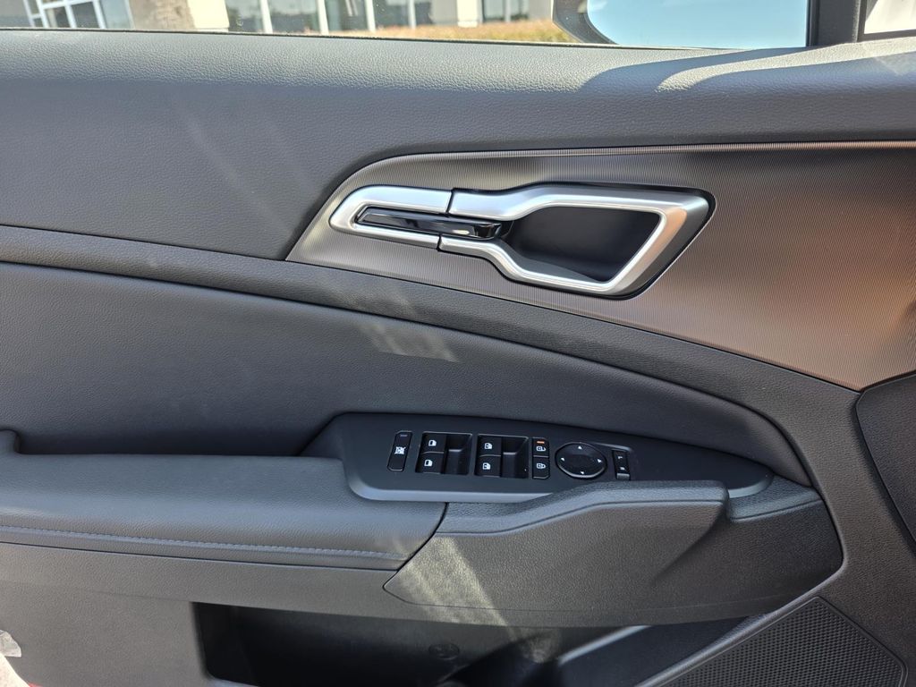 2026 Kia Sportage EX - Photo 13