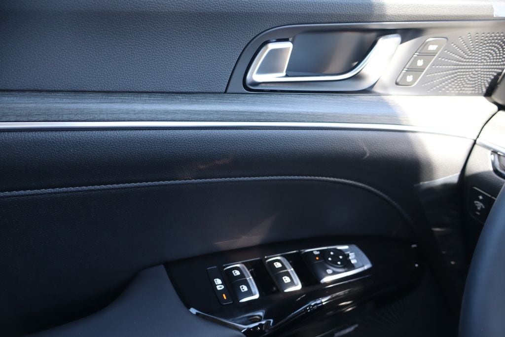 2025 Kia K5 EX - Photo 13