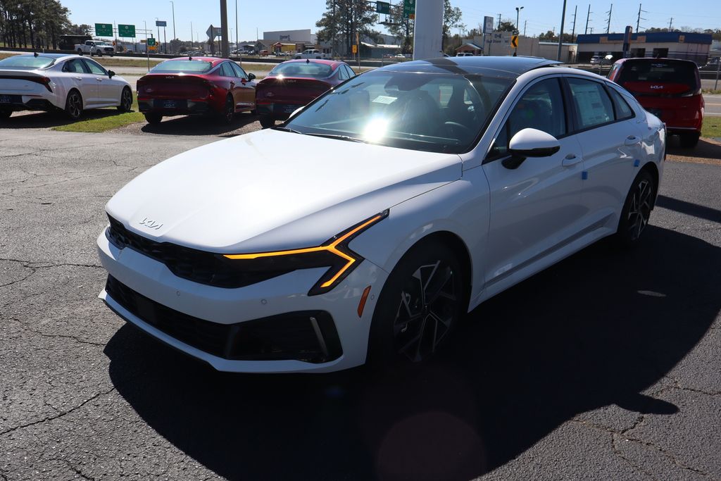 2025 Kia K5 EX - Photo 4