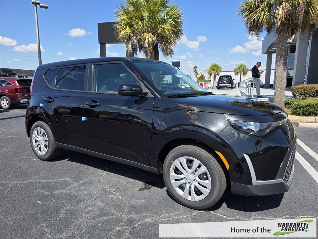 New 2025 Kia Soul LX Hatchback
