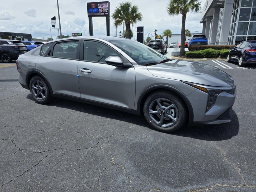 2026 Kia K4 LXS AT's photo
