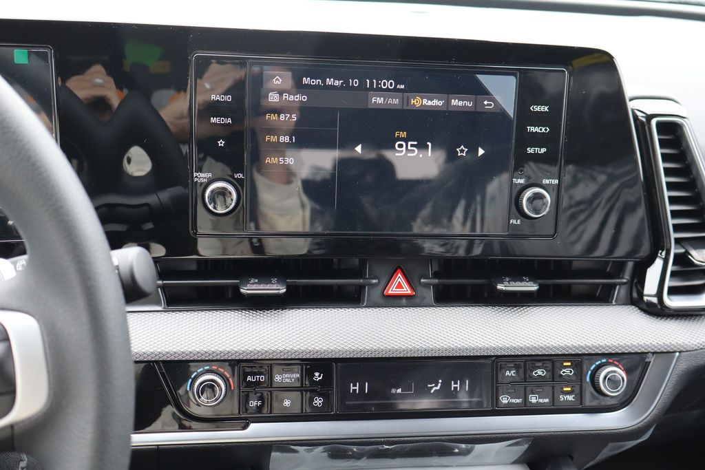 2025 Kia Sportage LX Hybrid - Photo 6