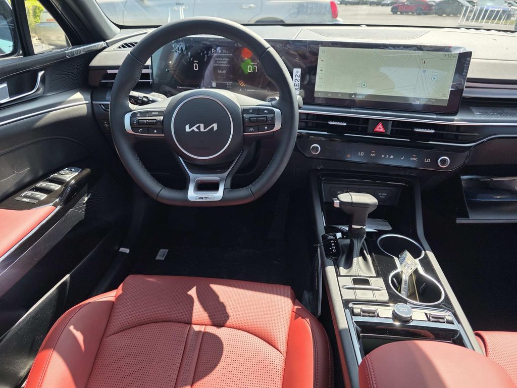2026 Kia K5 GT-Line - Photo 6