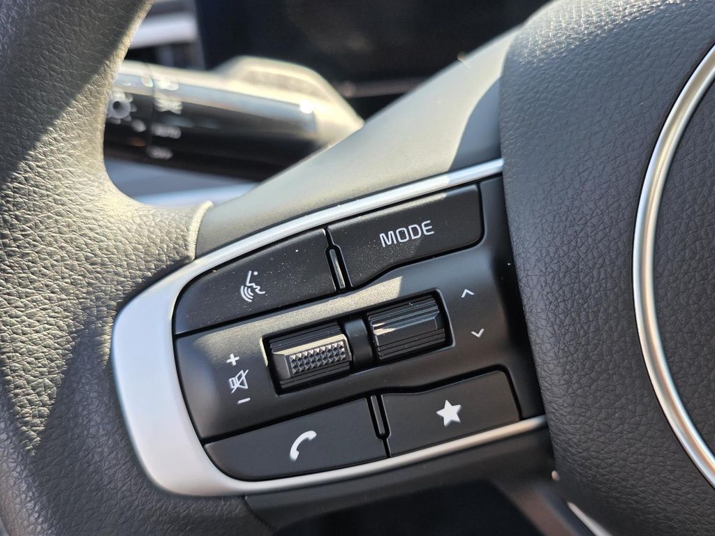 2026 Kia K5 LXS - Photo 10