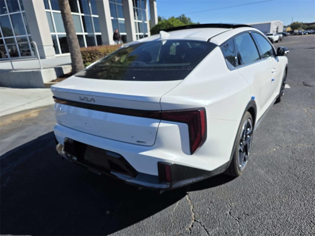 New 2025 Kia K4 GT-Line Sedan