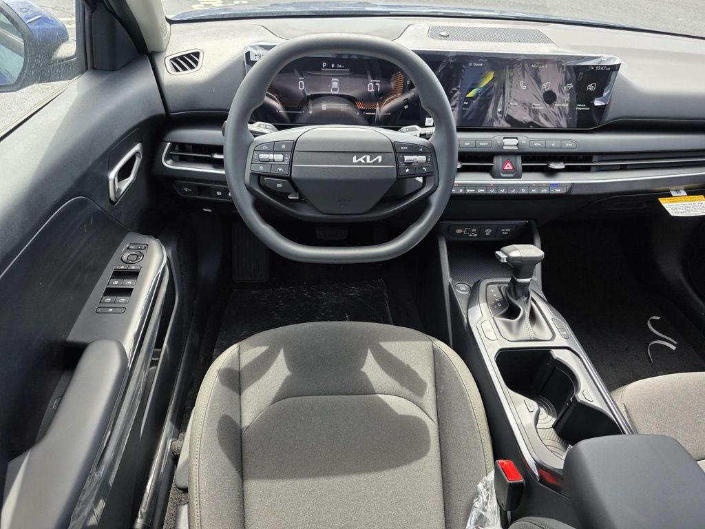 2026 Kia K4 LXS - Photo 6