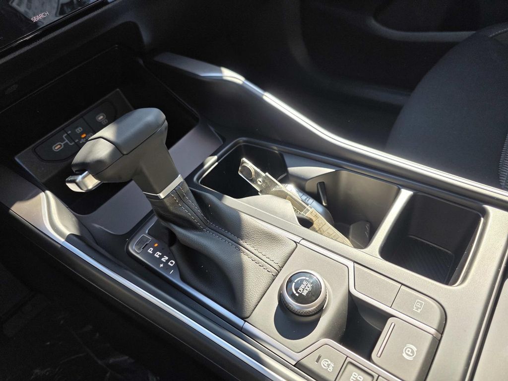 2026 Kia Sorento LX - Photo 10