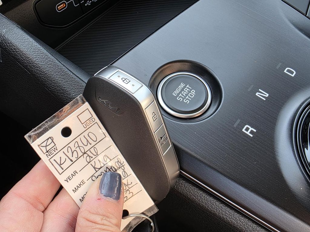 2026 Kia Sportage LX Hybrid - Photo 11