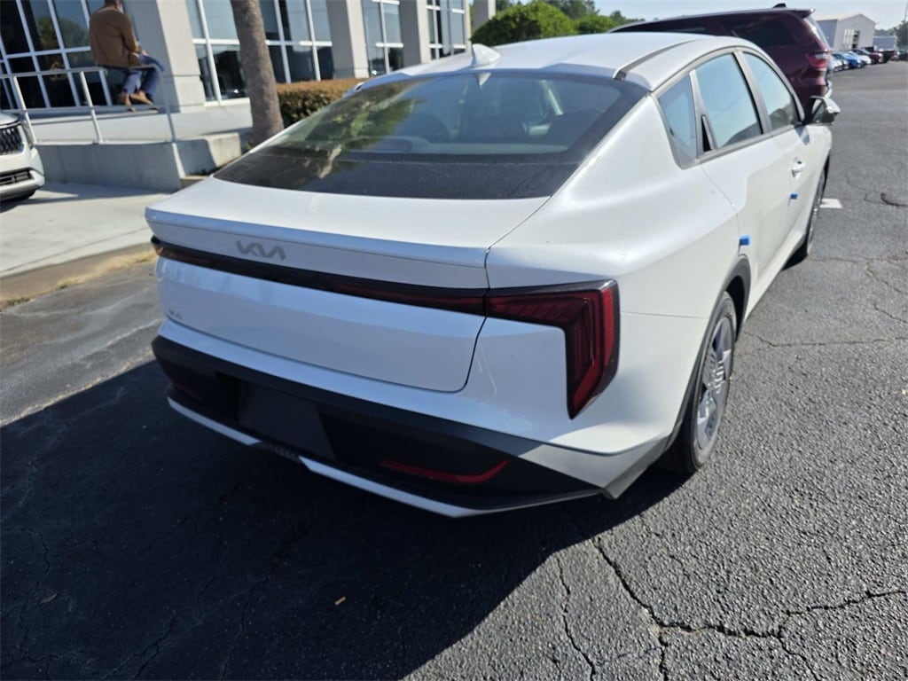 New 2025 Kia K4 LX Sedan