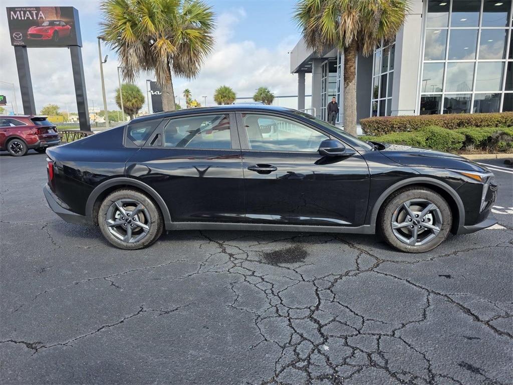 New 2025 Kia K4 LXS Sedan