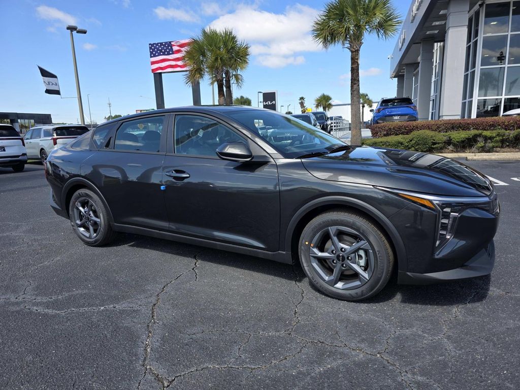 2026 Kia K4 LXS AT's photo