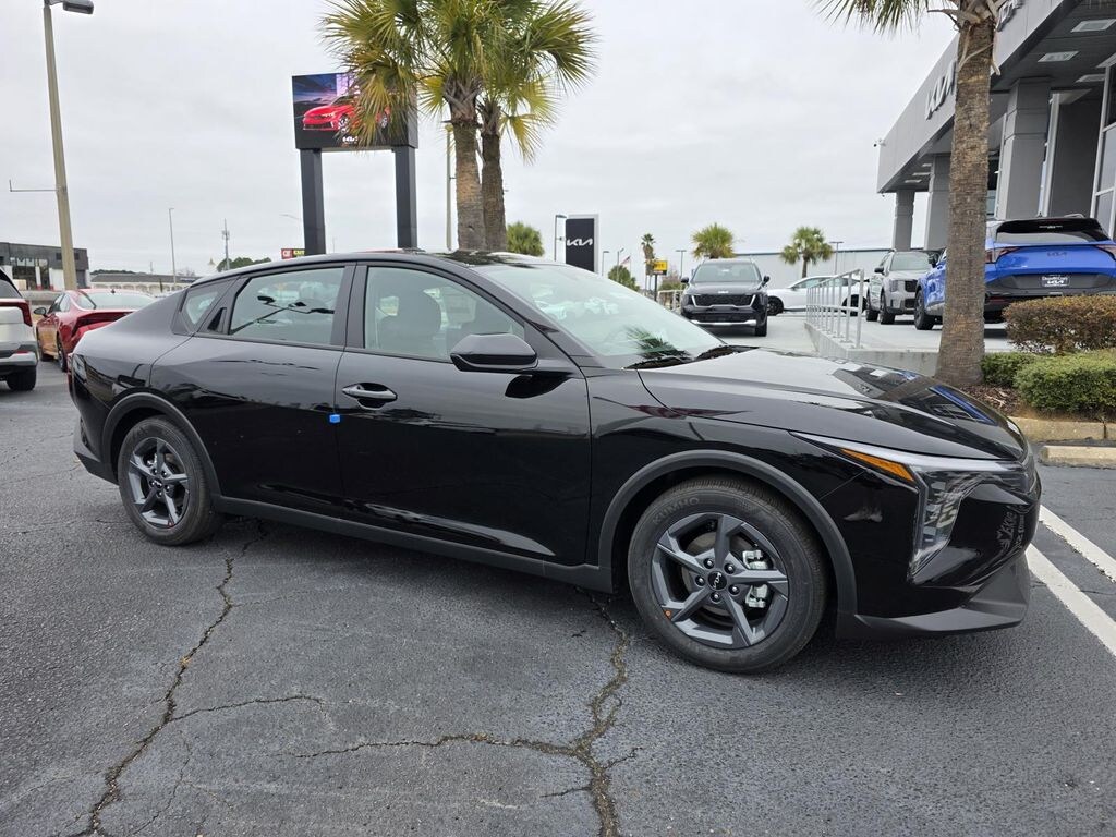 New 2026 Kia K4 LXS Sedan