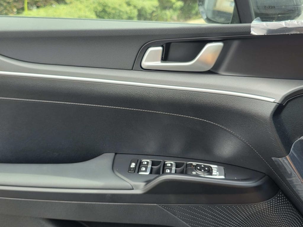 2026 Kia K5 LXS - Photo 9
