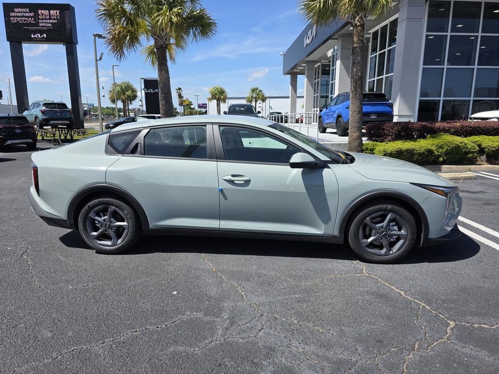 New 2026 Kia K4 LXS Sedan