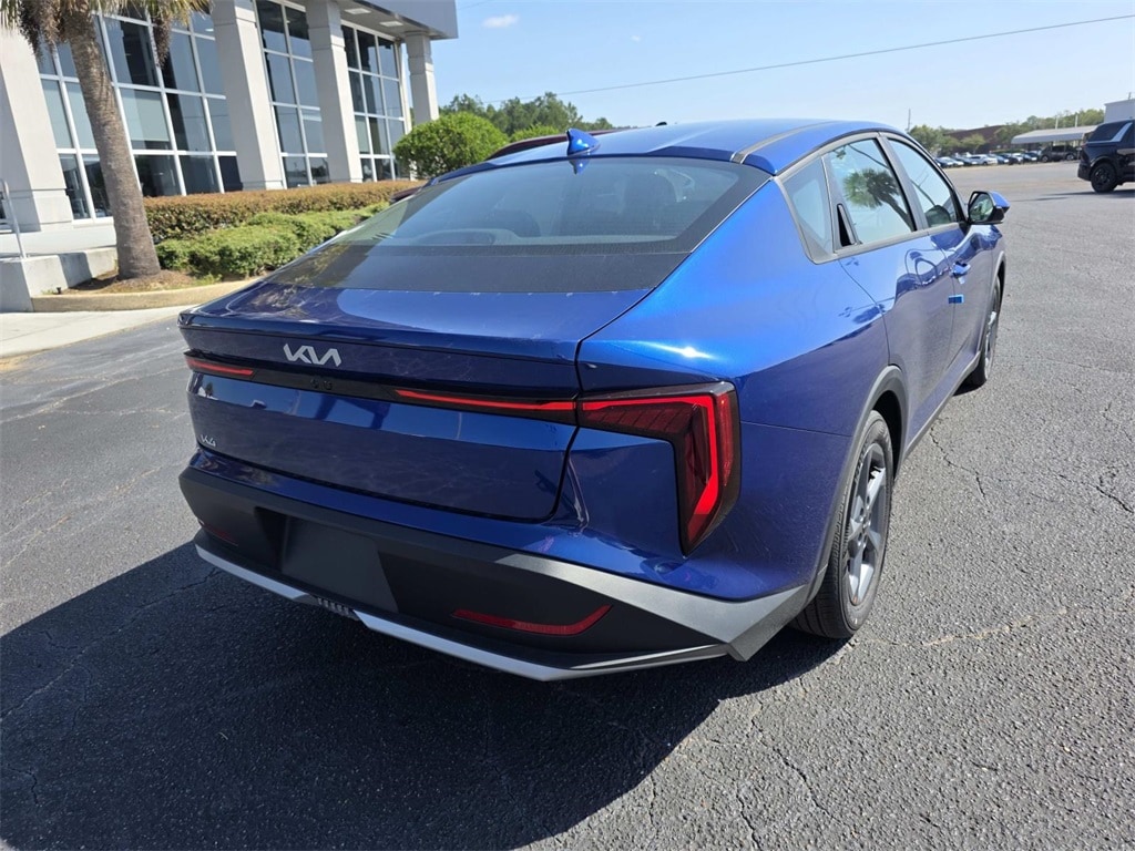 New 2025 Kia K4 LXS Sedan