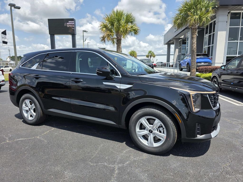 2026 Kia Sorento LX AT's photo