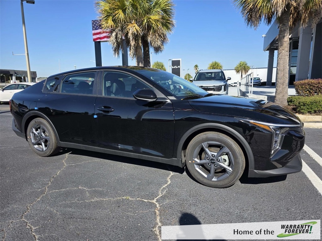 New 2025 Kia K4 LXS Sedan