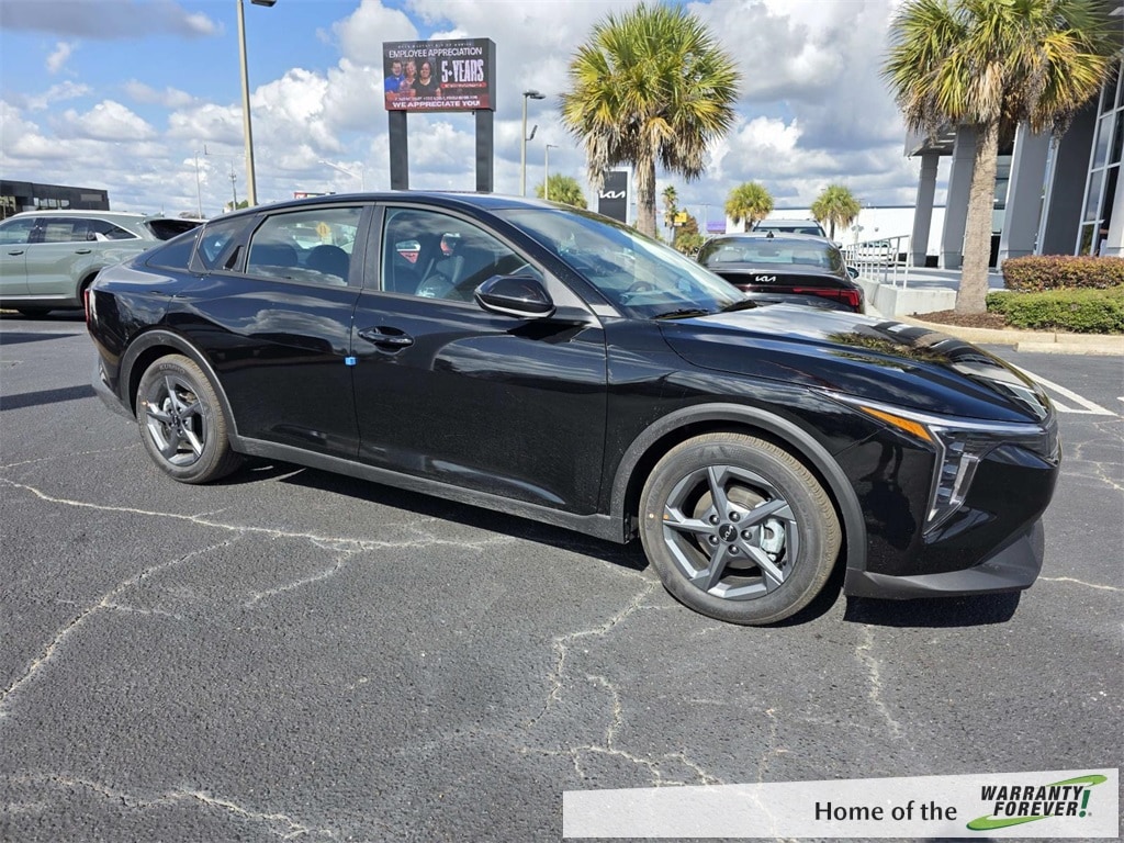 2025 Kia K4 LXS's photo