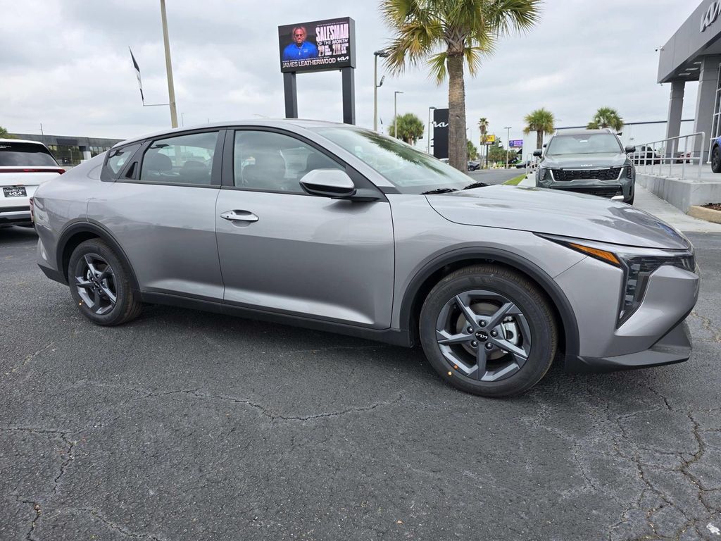 2026 Kia K4 LXS AT's photo