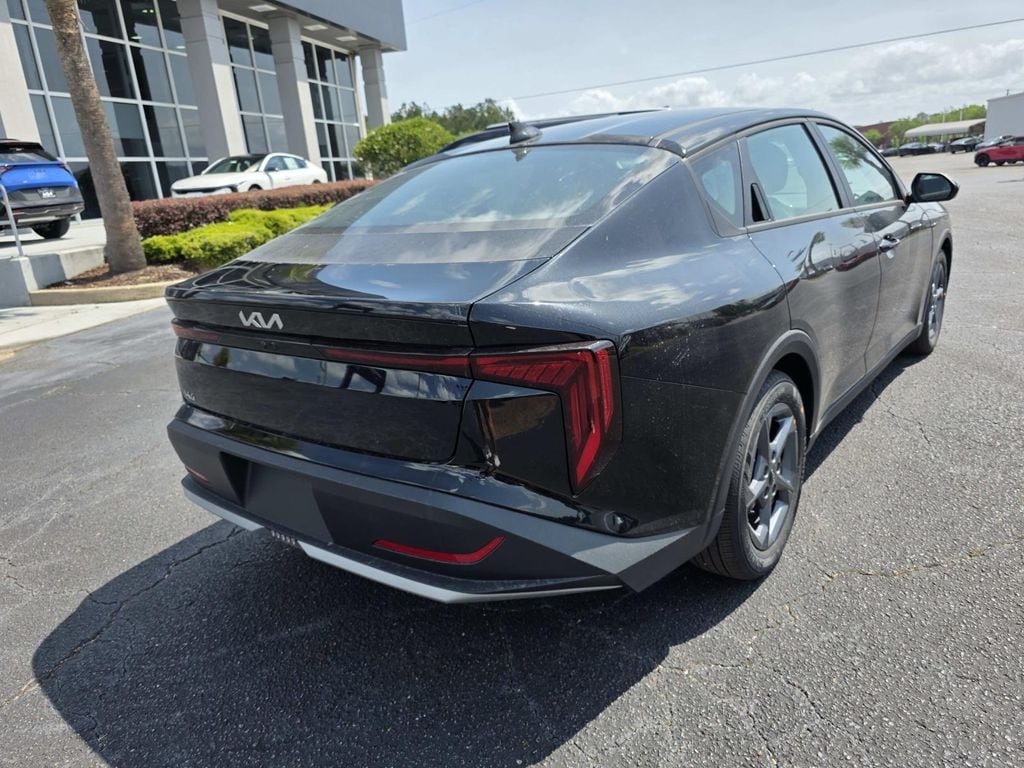 New 2026 Kia K4 LXS Sedan