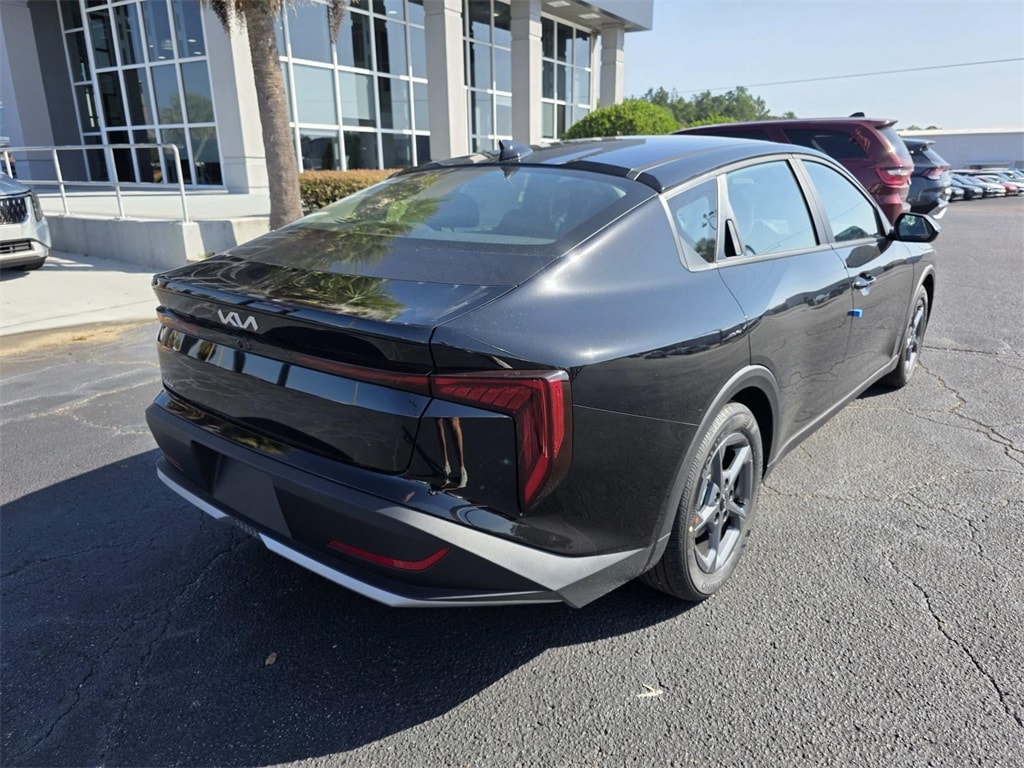 New 2025 Kia K4 LXS Sedan