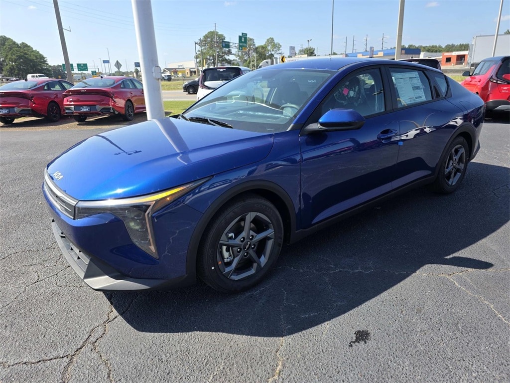 New 2025 Kia K4 LXS Sedan