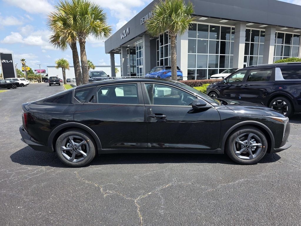 New 2026 Kia K4 LXS Sedan