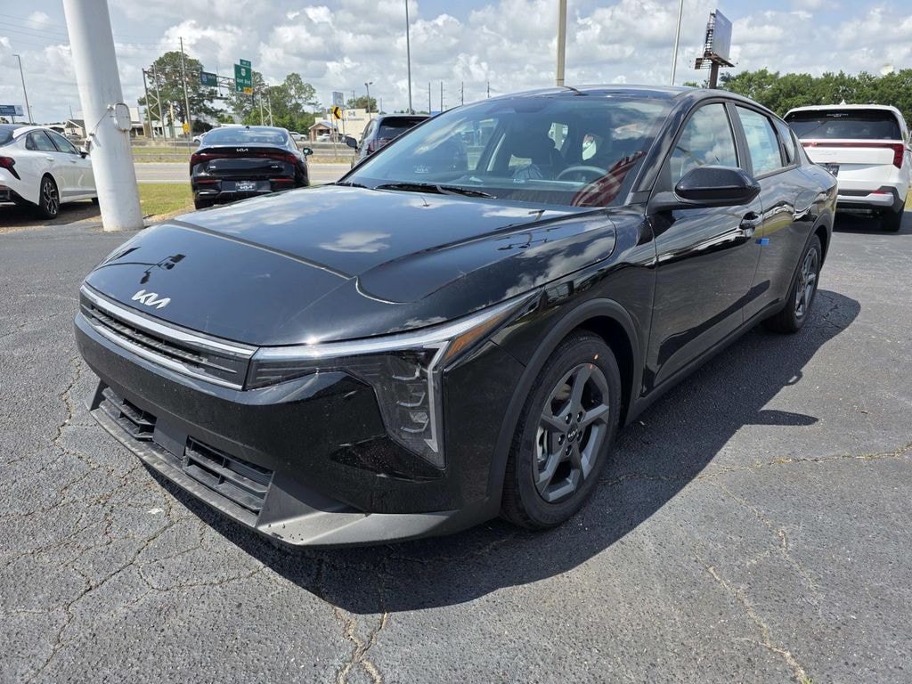 New 2026 Kia K4 LXS Sedan