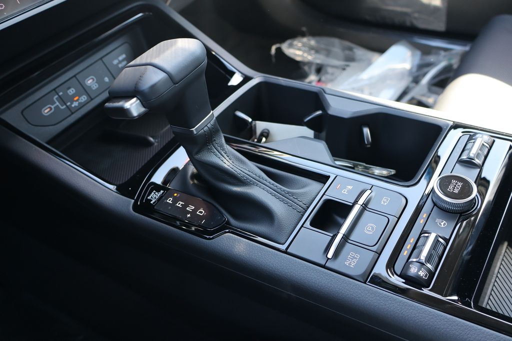 2025 Kia K5 EX - Photo 8