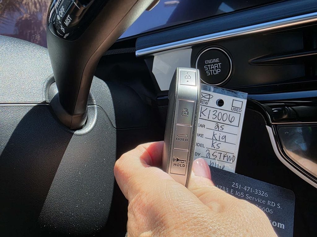 2025 Kia K5 GT - Photo 9