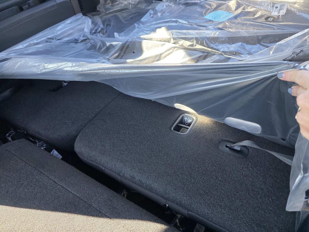 2026 Kia Sorento LX - Photo 8