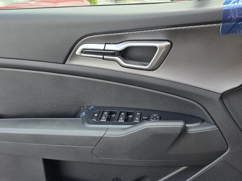 2025 Kia Sportage LX Hybrid - Photo 12