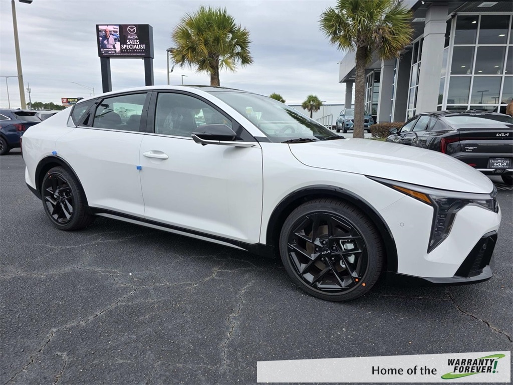 2025 Kia K4 GT-Line Turbo's photo