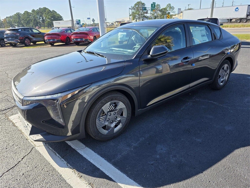 New 2025 Kia K4 LX Sedan