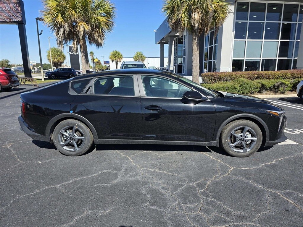 New 2025 Kia K4 LXS Sedan