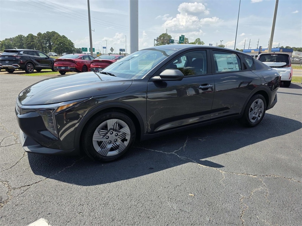 New 2025 Kia K4 LX Sedan