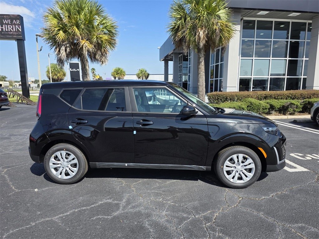 New 2025 Kia Soul LX Hatchback