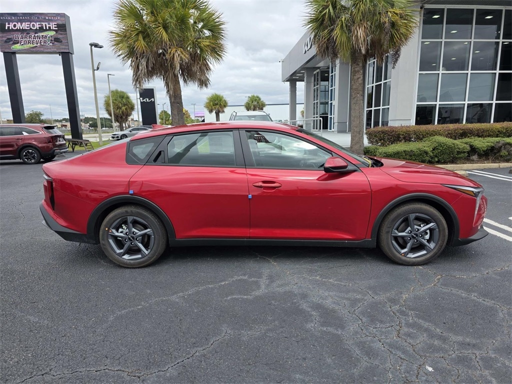 New 2025 Kia K4 LXS Sedan