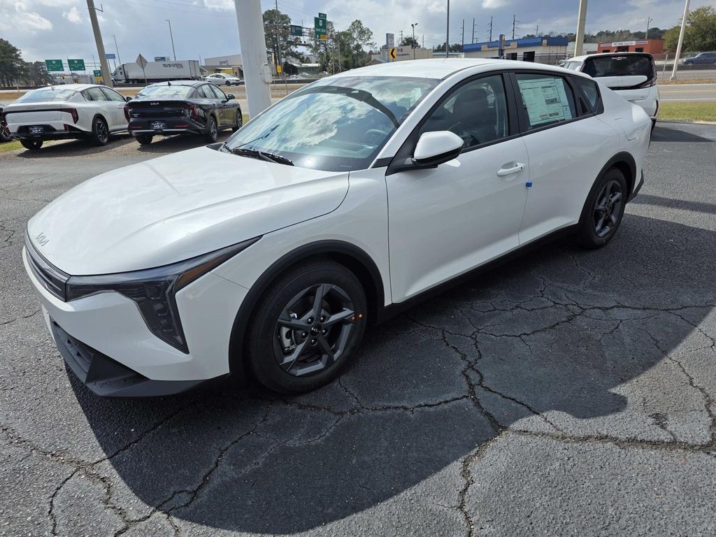 New 2026 Kia K4 LXS Sedan