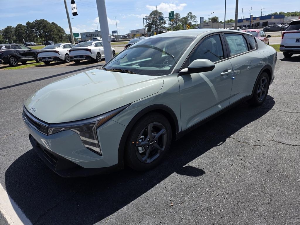 New 2026 Kia K4 LXS Sedan