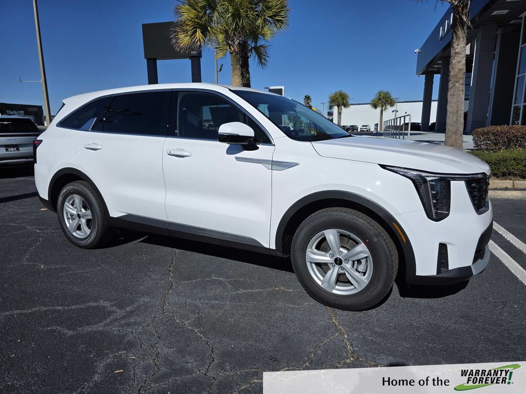 2026 Kia Sorento LX AT's photo